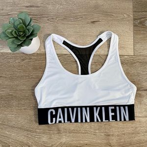 Calvin Klein white sports bra size medium